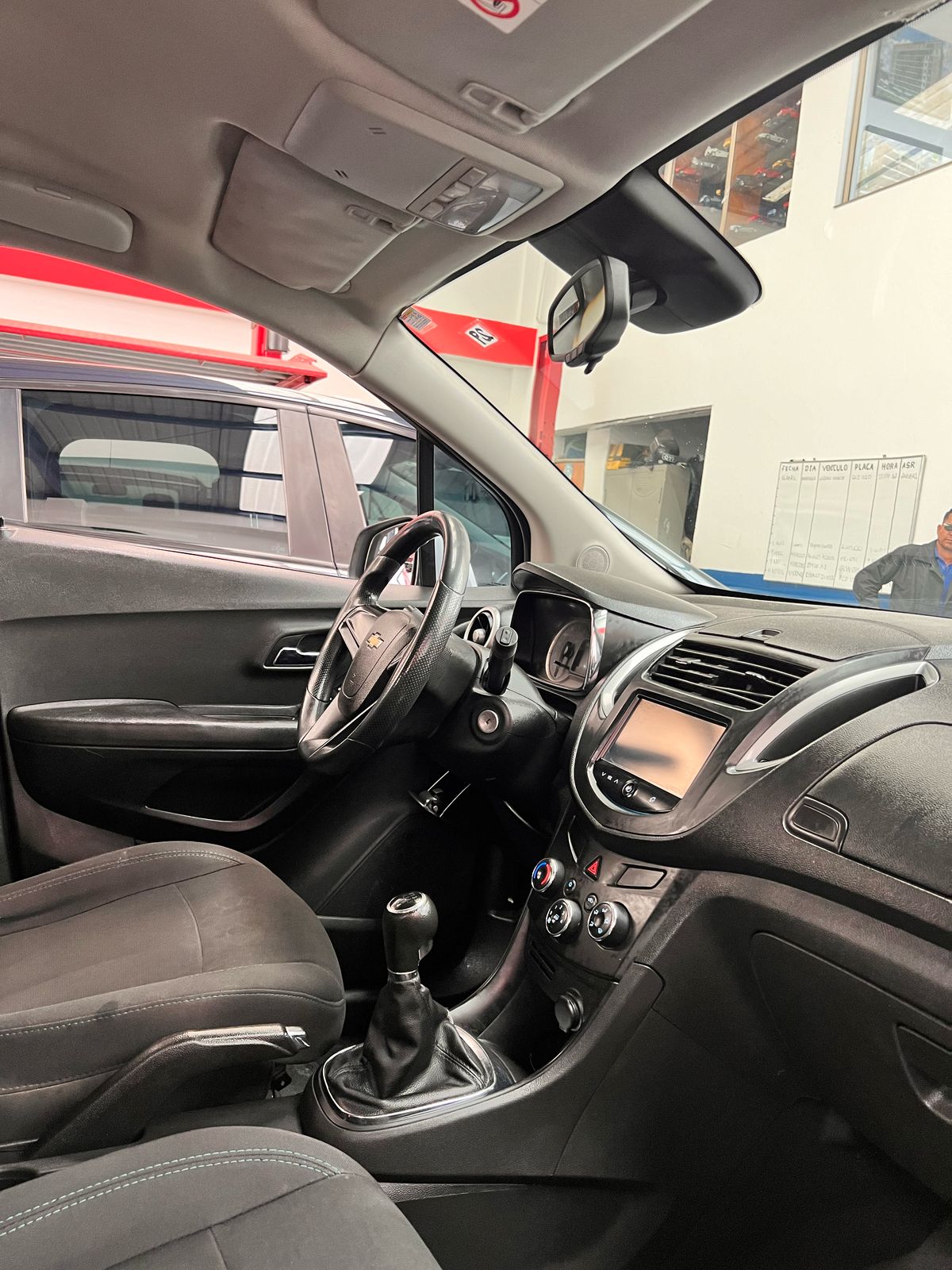 CHEVROLET TRACKER LS