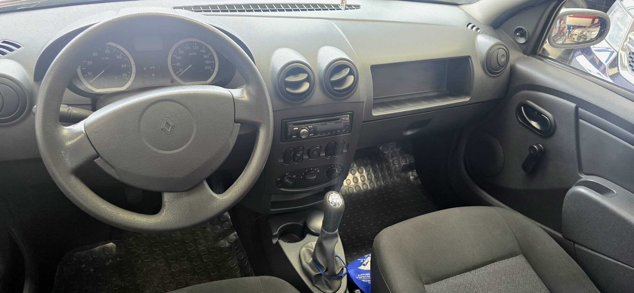 RENAULT LOGAN FAMILIER