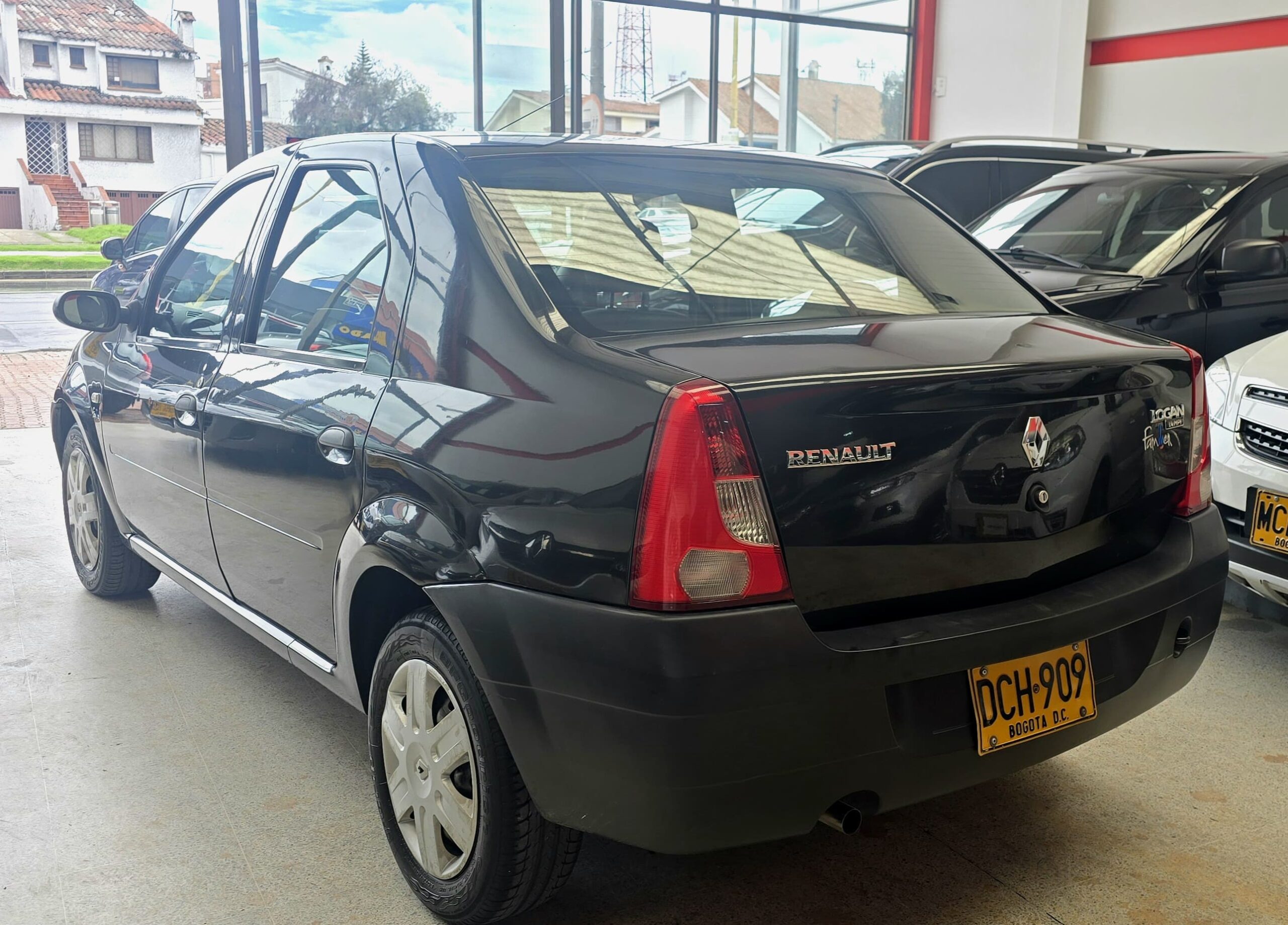 RENAULT LOGAN FAMILIER
