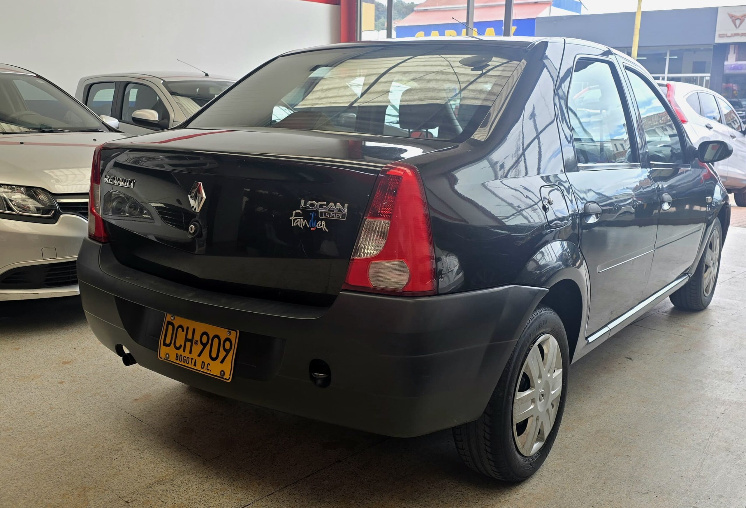 RENAULT LOGAN FAMILIER