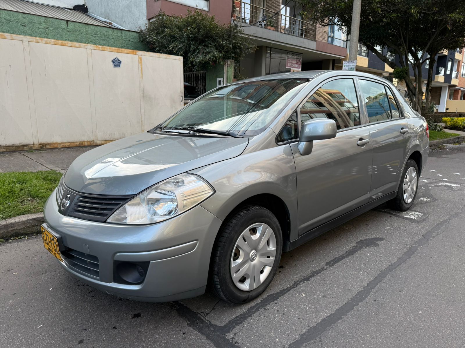 NISSAN TIIDA SEDAN