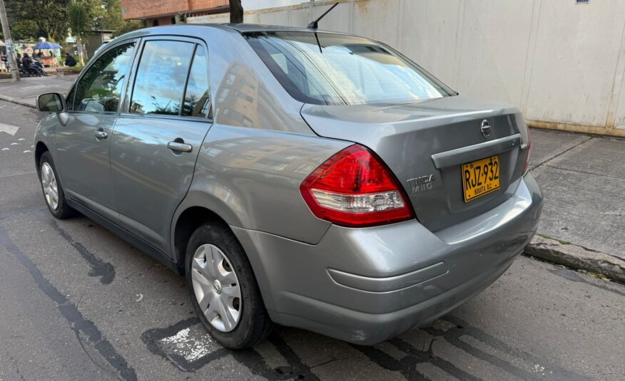 NISSAN TIIDA SEDAN