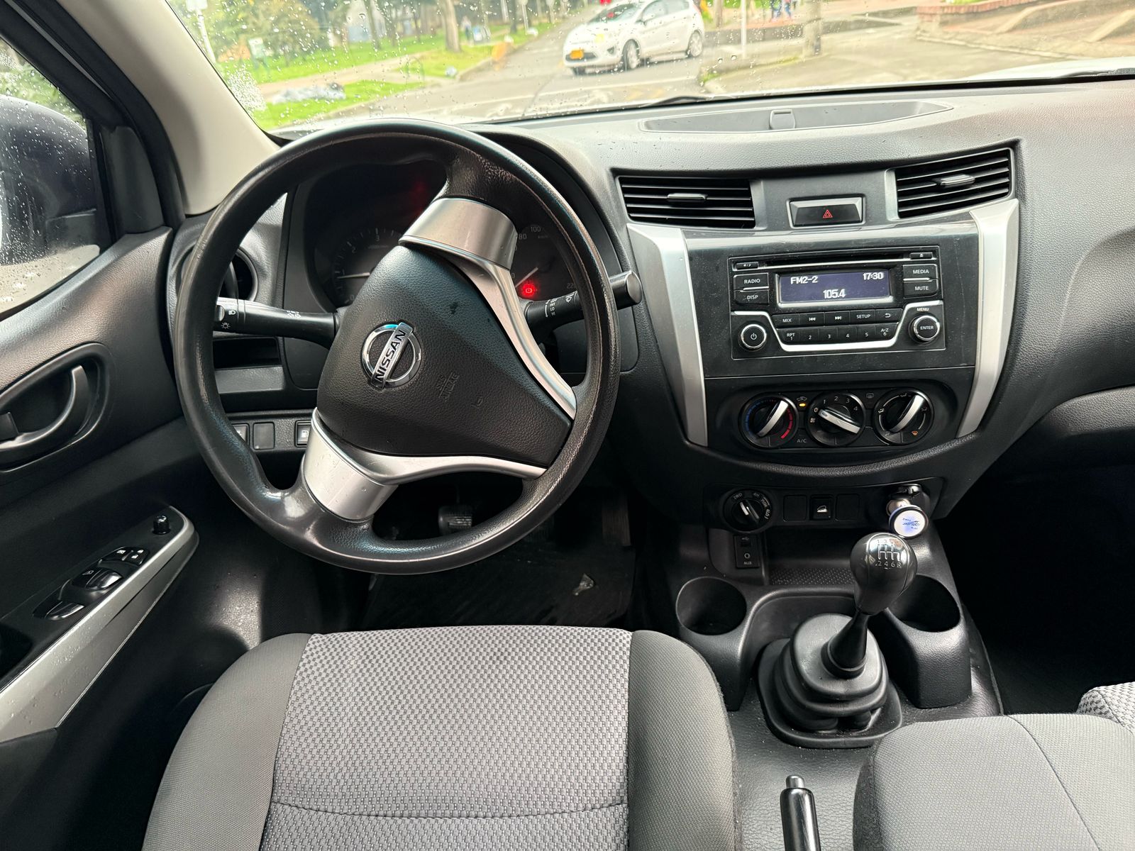NISSAN NP300 FRONTIER 4X4 DOBLE CABINA