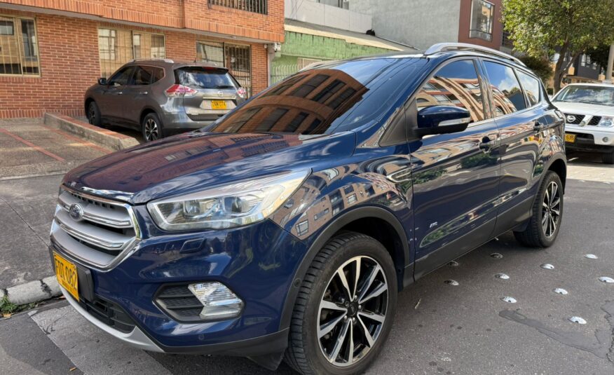 FORD ESCAPE TITANIUM 4X4