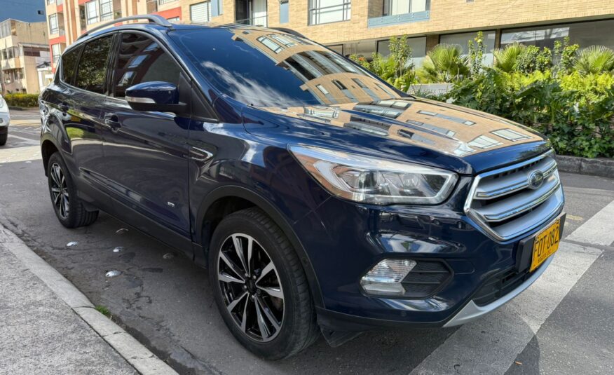FORD ESCAPE TITANIUM 4X4
