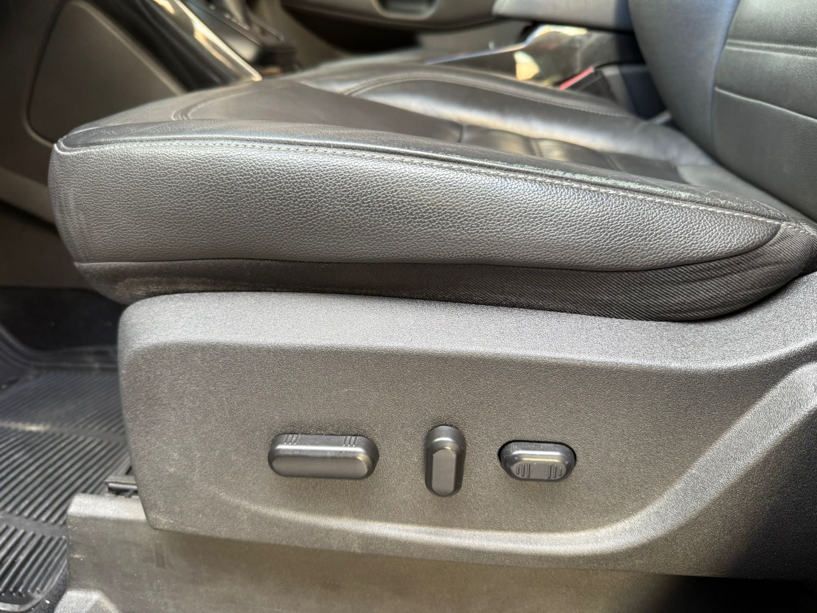 FORD ESCAPE TITANIUM 4X4