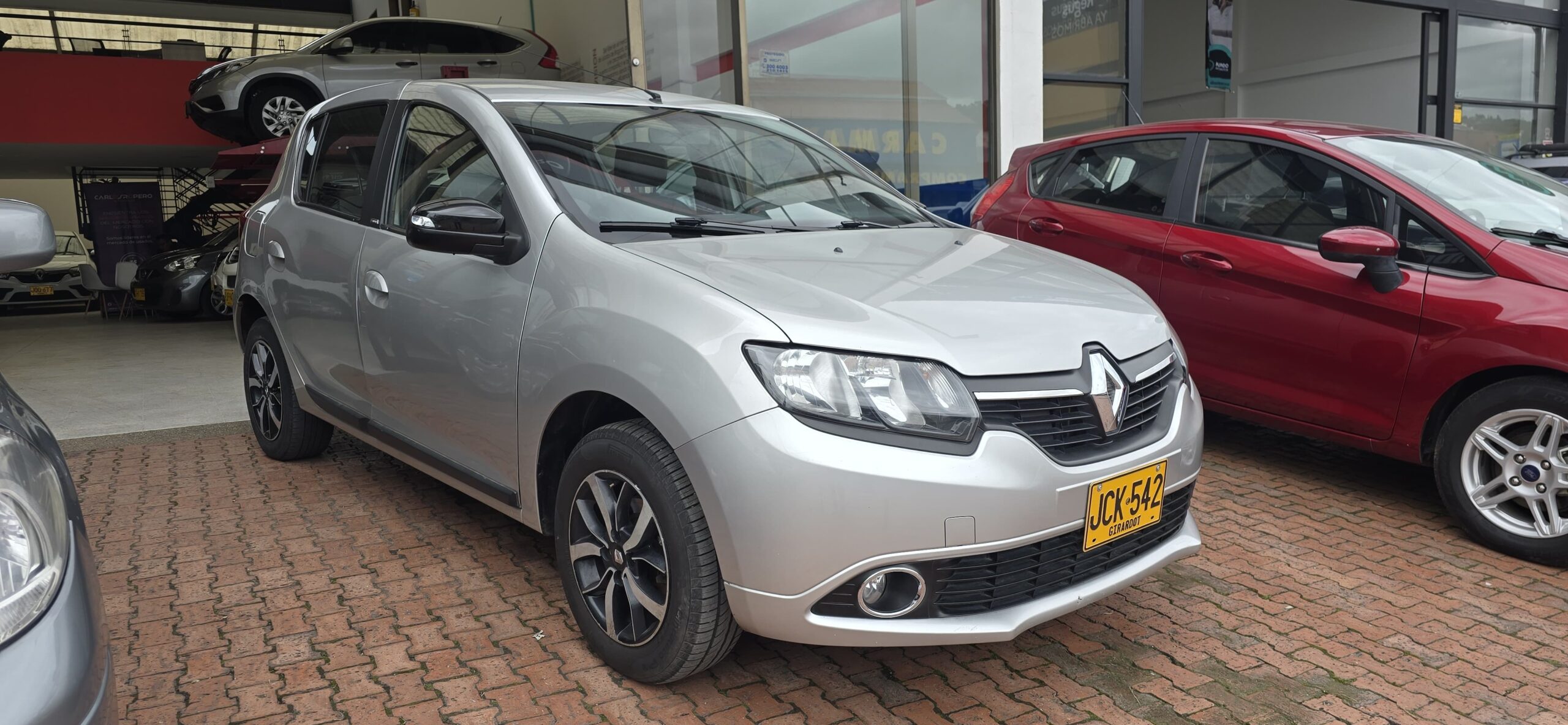 RENAULT SANDERO EXCLUSIVE