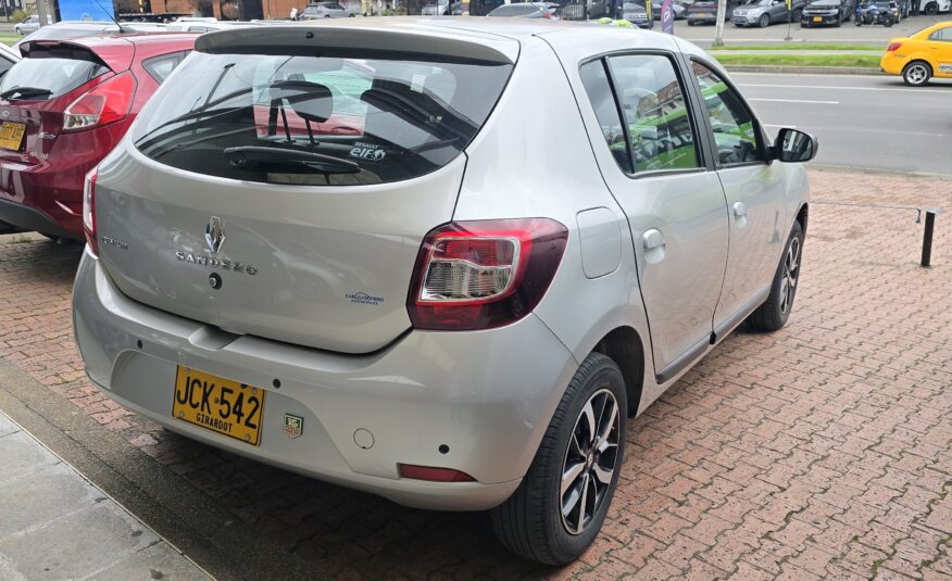 RENAULT SANDERO EXCLUSIVE