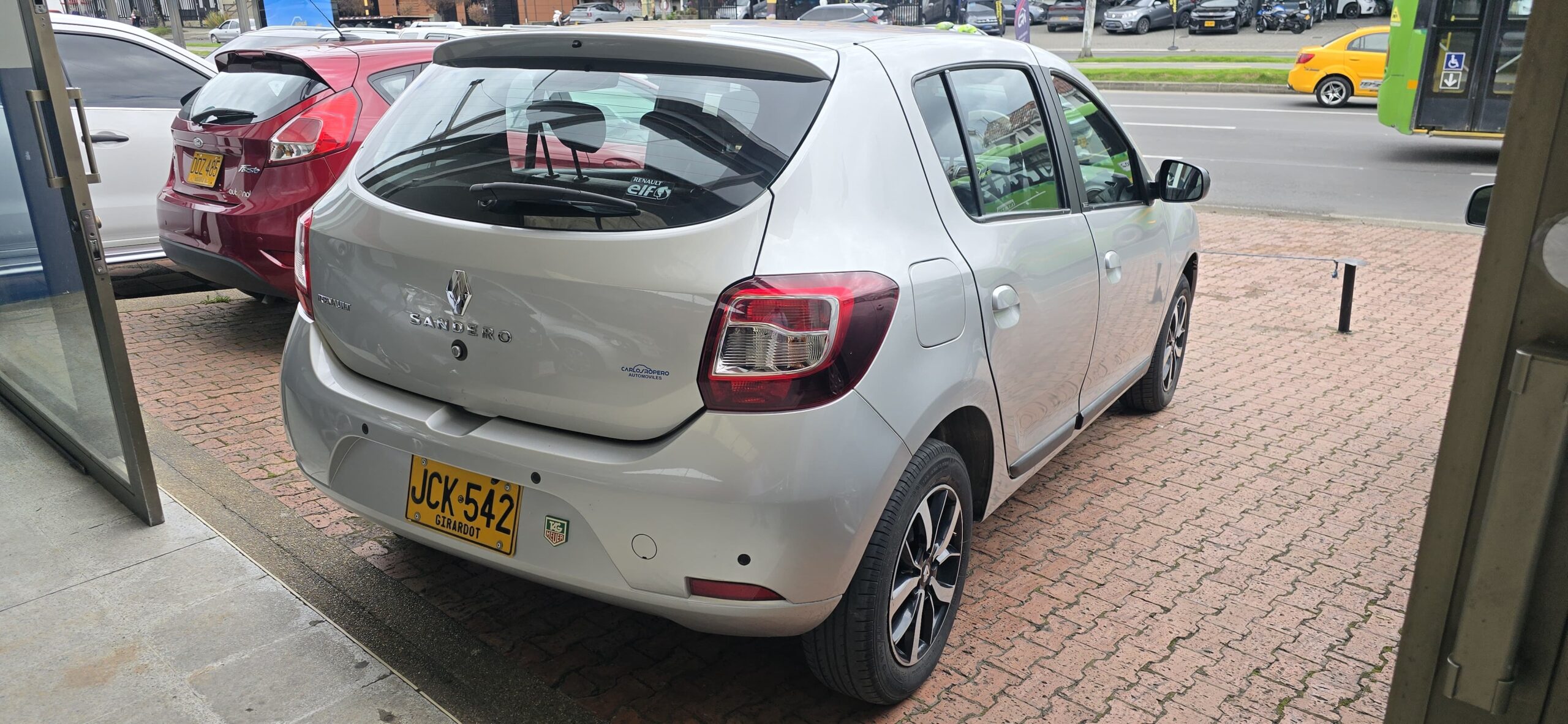 RENAULT SANDERO EXCLUSIVE