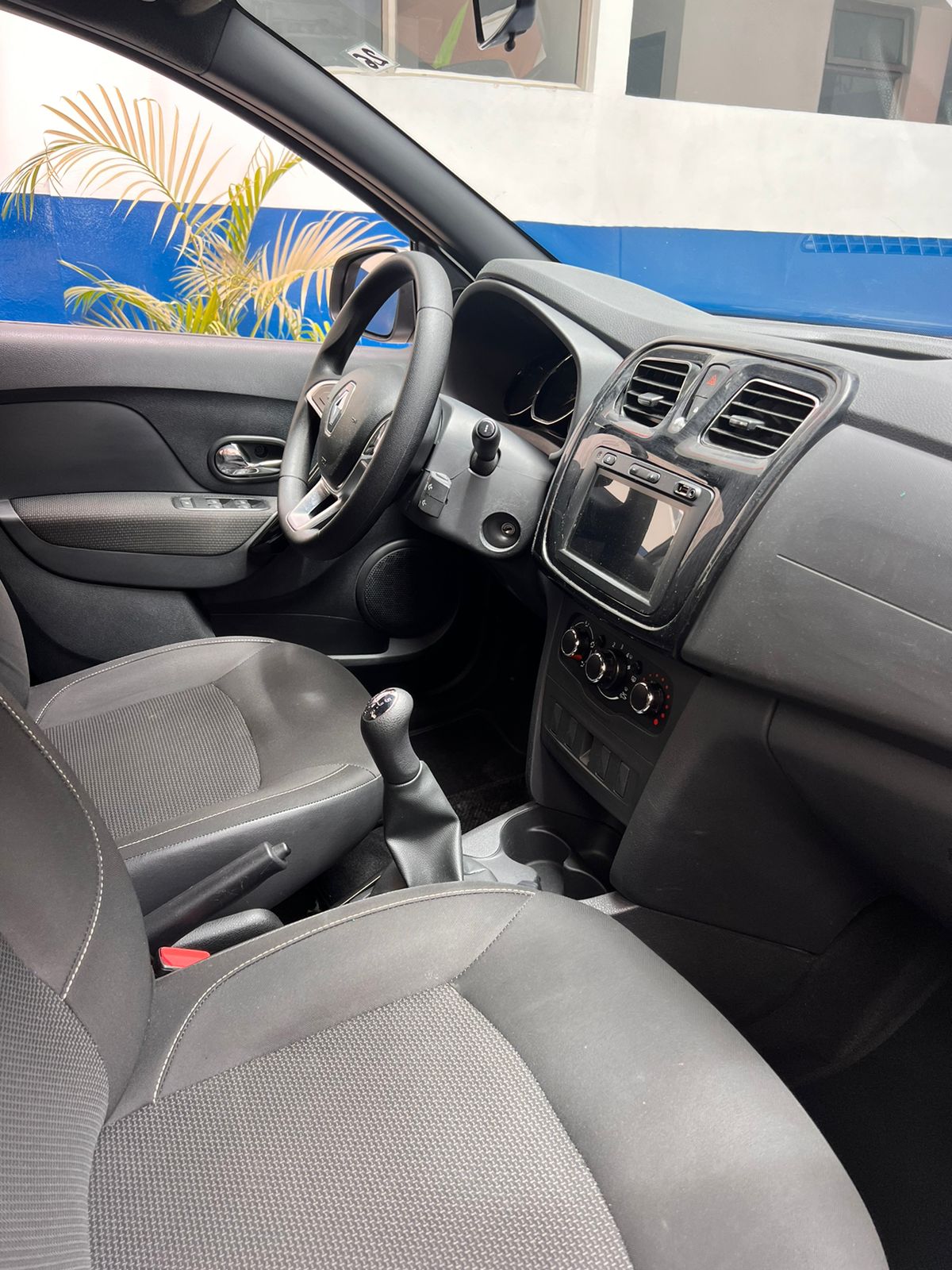 RENAULT LOGAN LIFE +