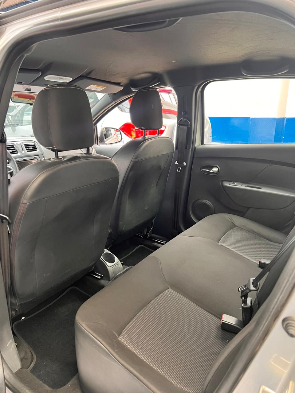 RENAULT LOGAN LIFE +