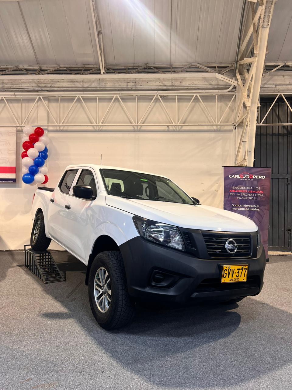 NISSAN NP300 FRONTIER 4X2 DOBLE CABINA / SABANERA