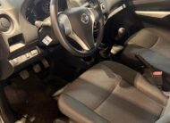 NISSAN NP300 FRONTIER 4X2 DOBLE CABINA / SABANERA