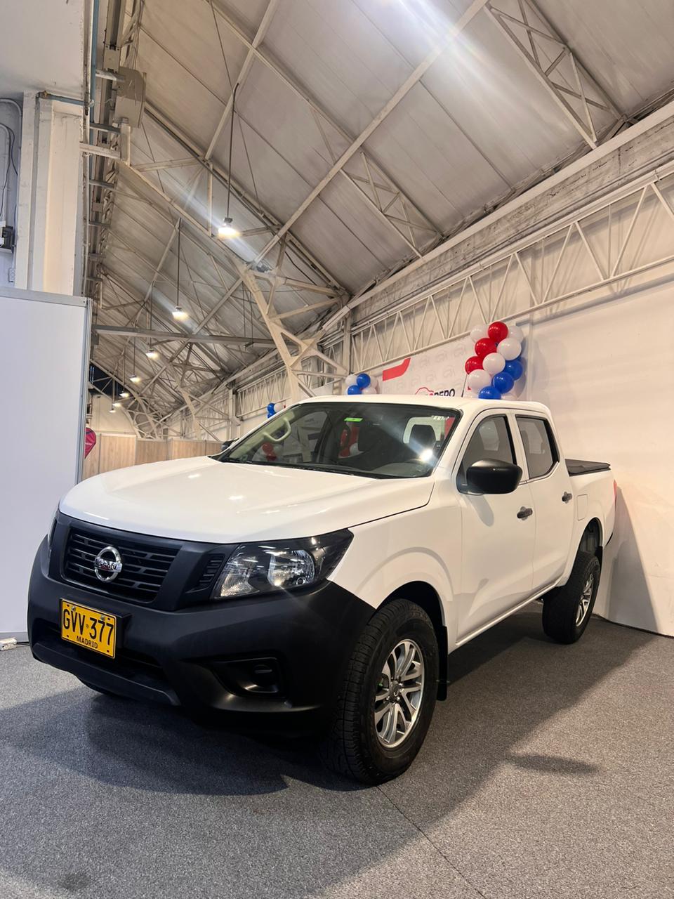 NISSAN NP300 FRONTIER 4X2 DOBLE CABINA / SABANERA