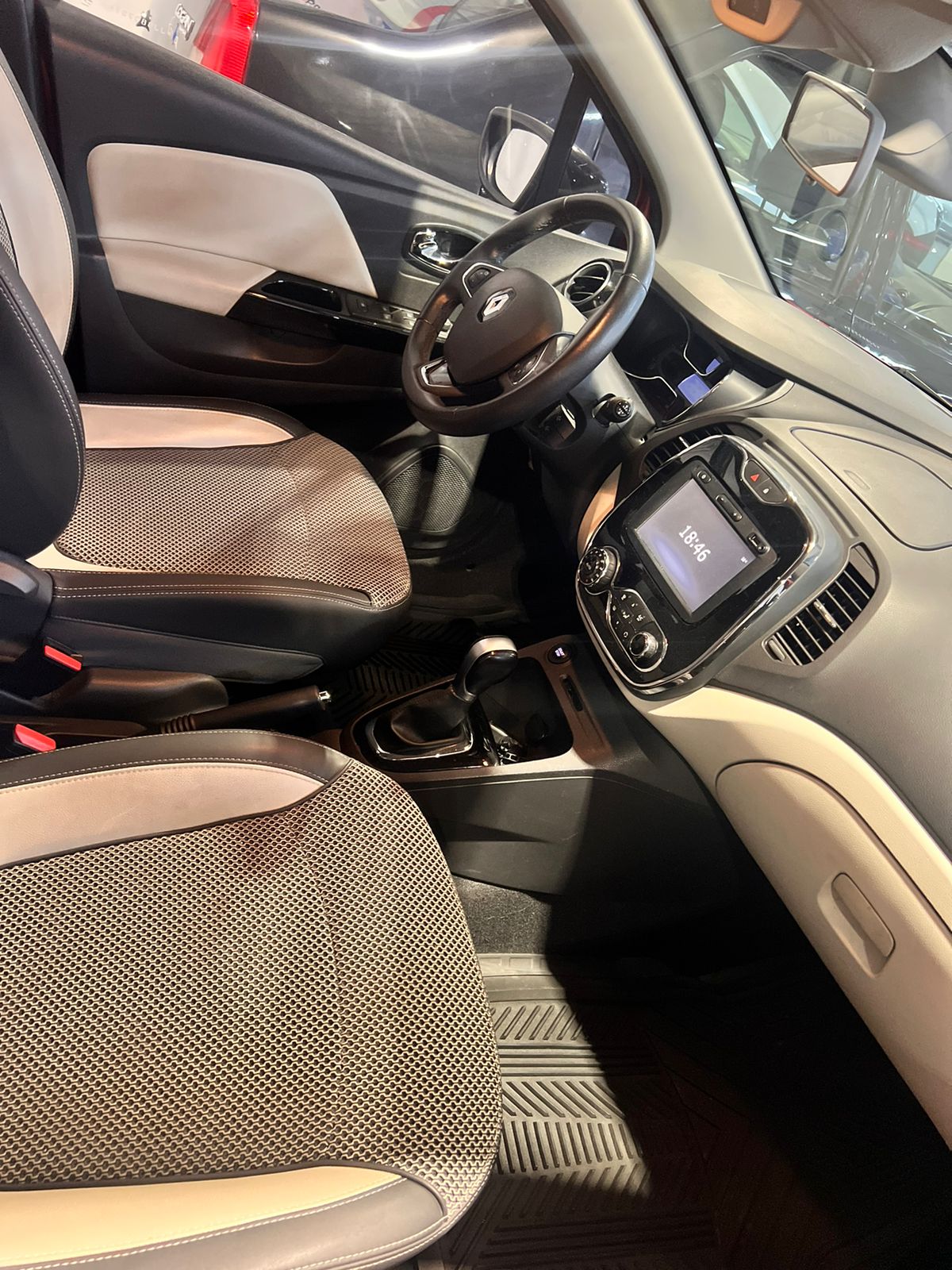 RENAULT CAPTUR INTENS