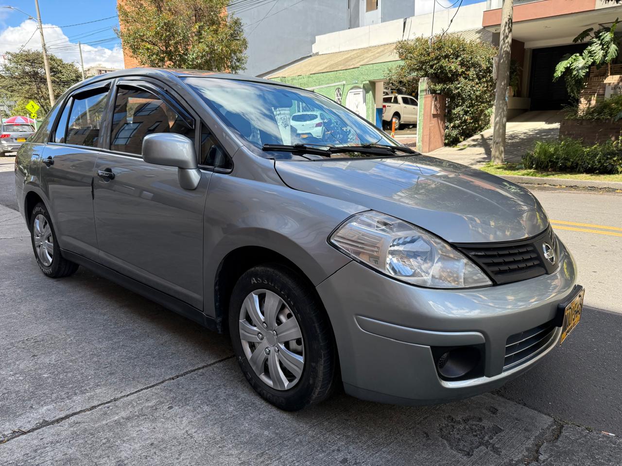 NISSAN TIIDA SEDAN