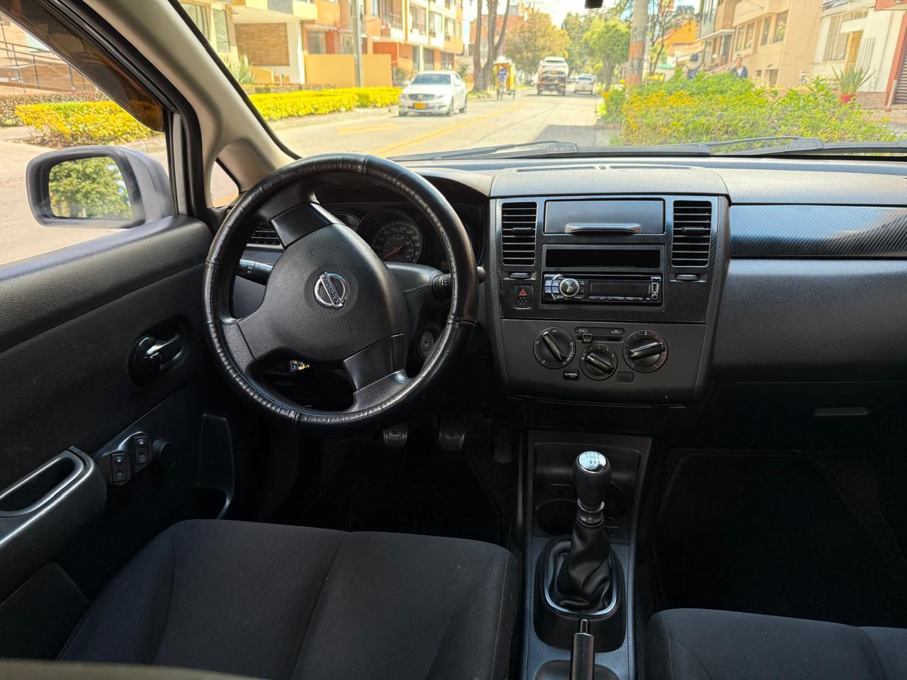 NISSAN TIIDA SEDAN