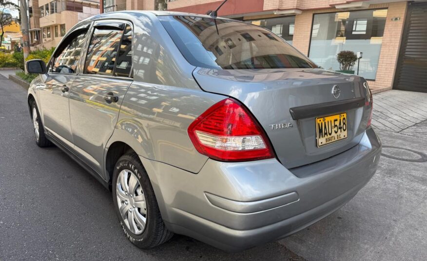 NISSAN TIIDA  SEDAN