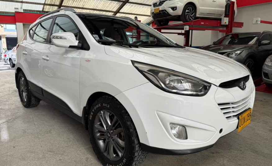 HYUNDAI TUCSON IX-35 GL 4X2
