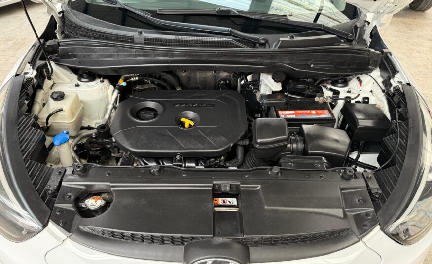 HYUNDAI TUCSON IX-35 GL 4X2