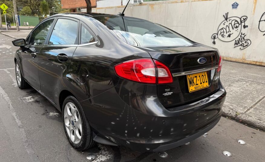 FORD FIESTA SE SEDAN