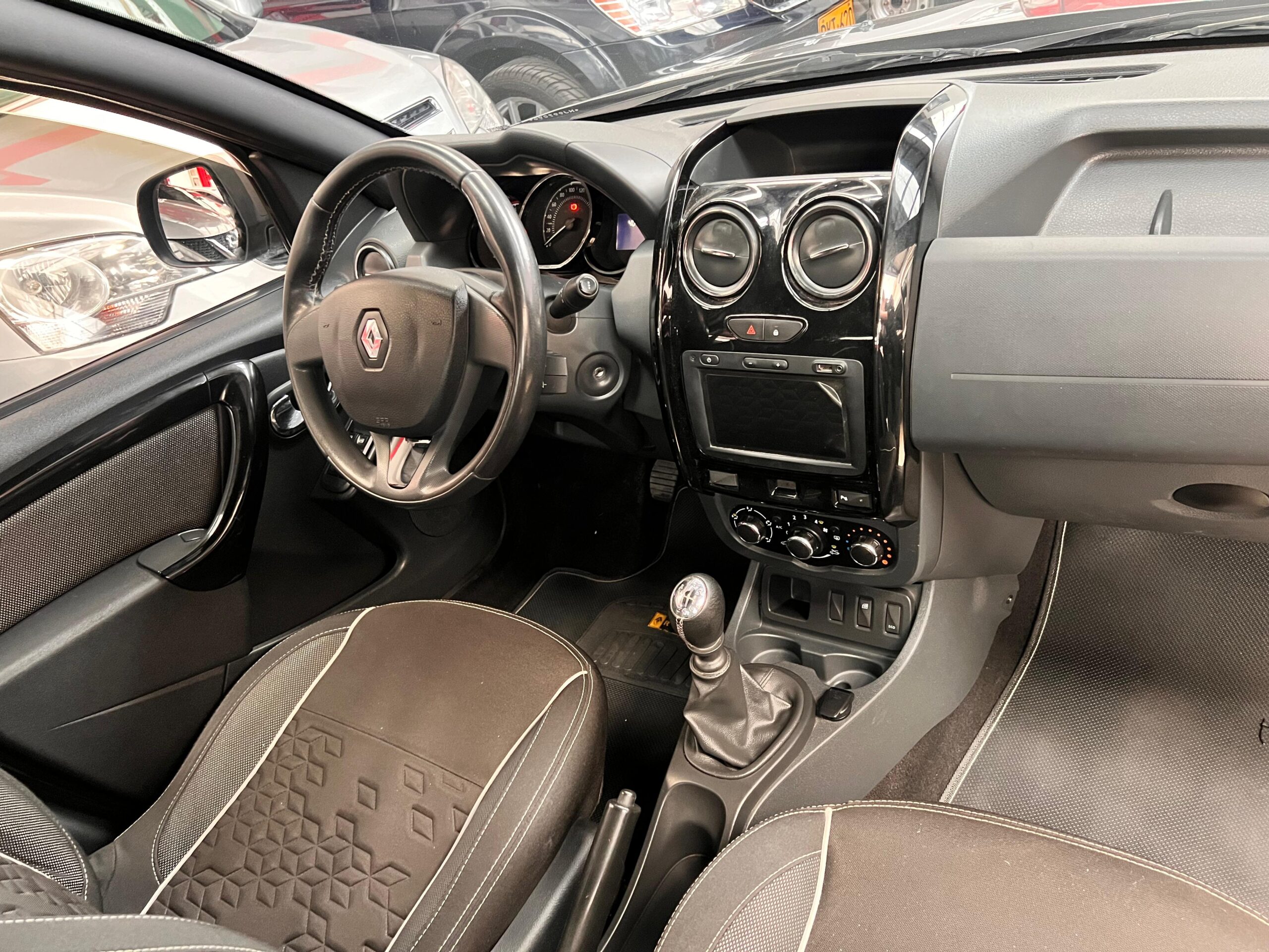 RENAULT DUSTER OROCH DOBLE CABINA