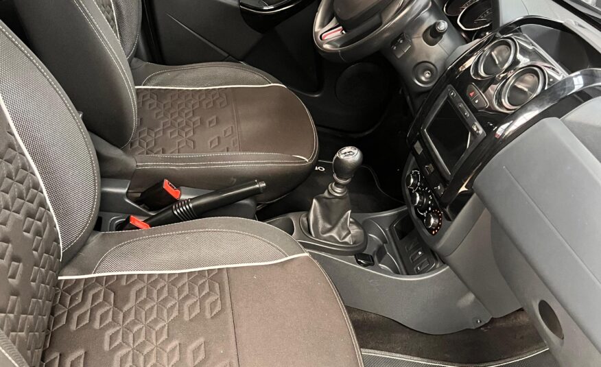RENAULT DUSTER OROCH DOBLE CABINA