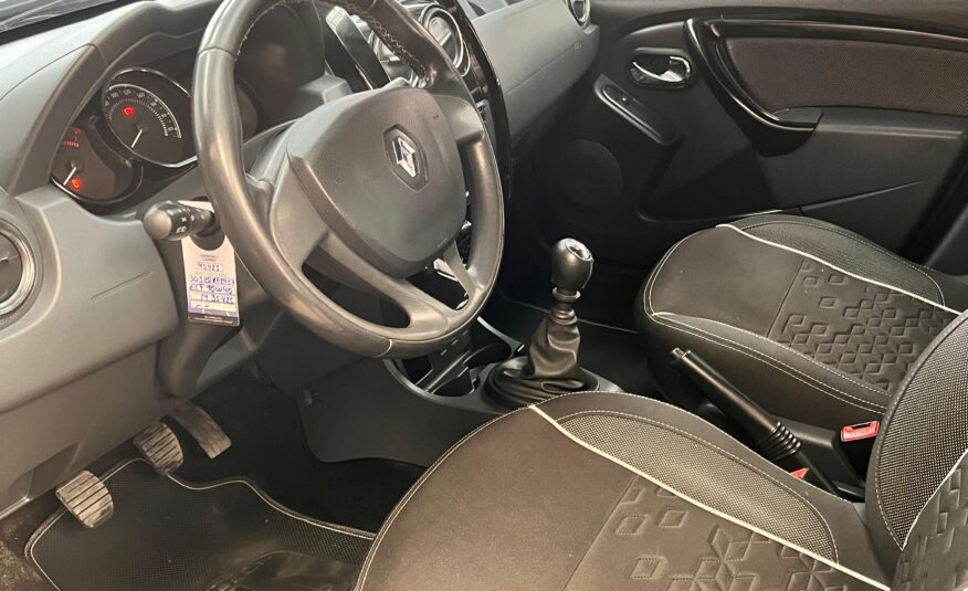RENAULT DUSTER OROCH DOBLE CABINA