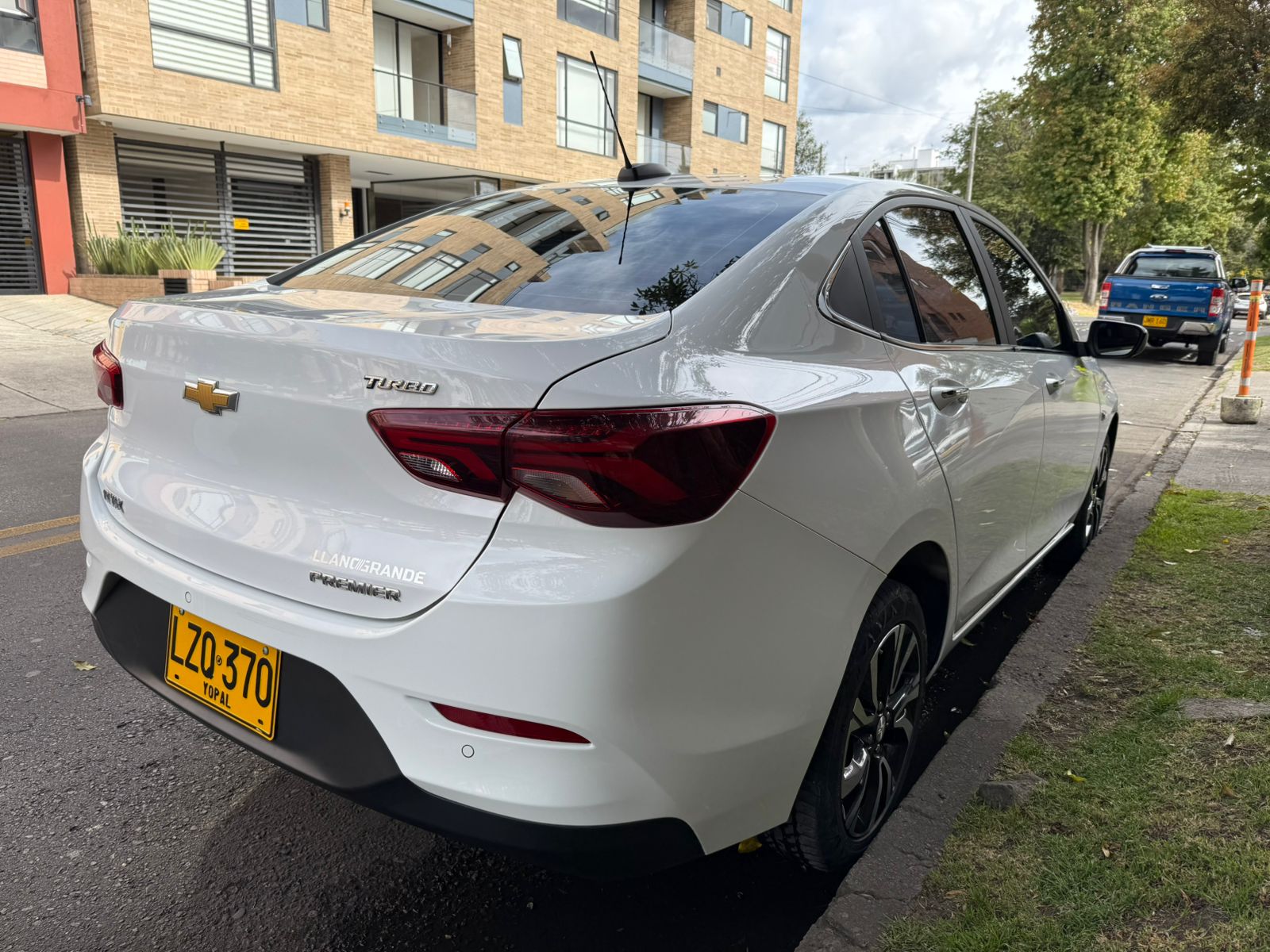 CHEVROLET ONIX PREMIER TURBO SEDAN