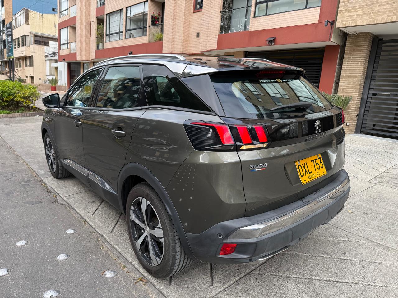 PEUGEOT 3008 GT LINE