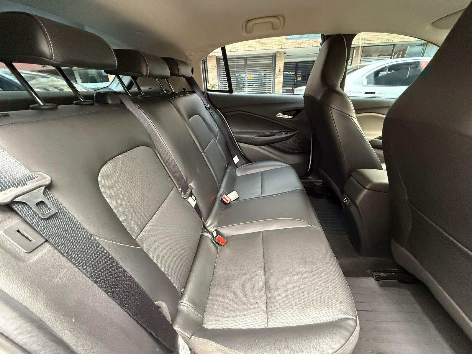 CHEVROLET ONIX PREMIER TURBO HATCHBACK