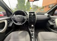 RENAULT DUSTER 4X2
