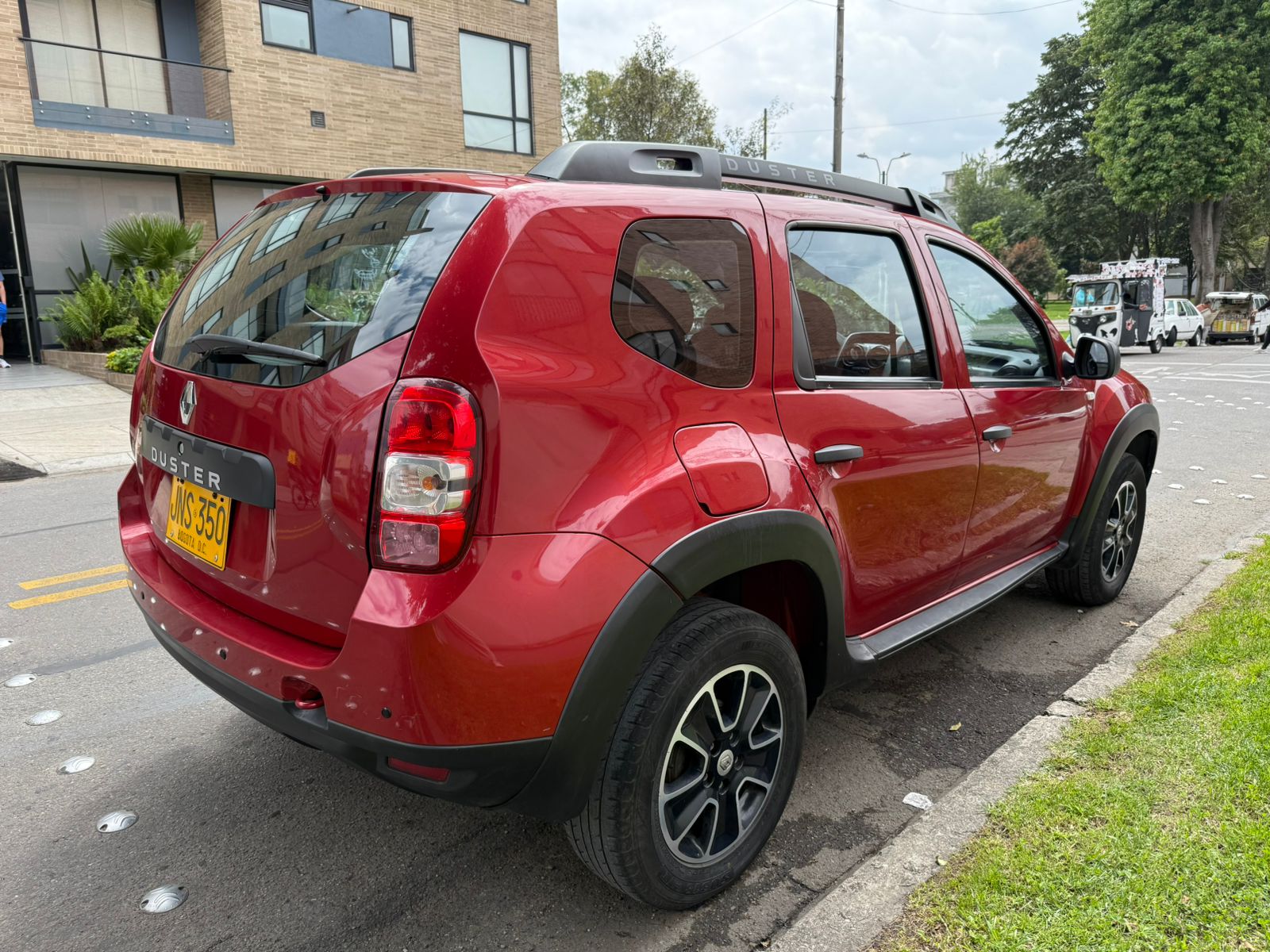 RENAULT DUSTER 4X2