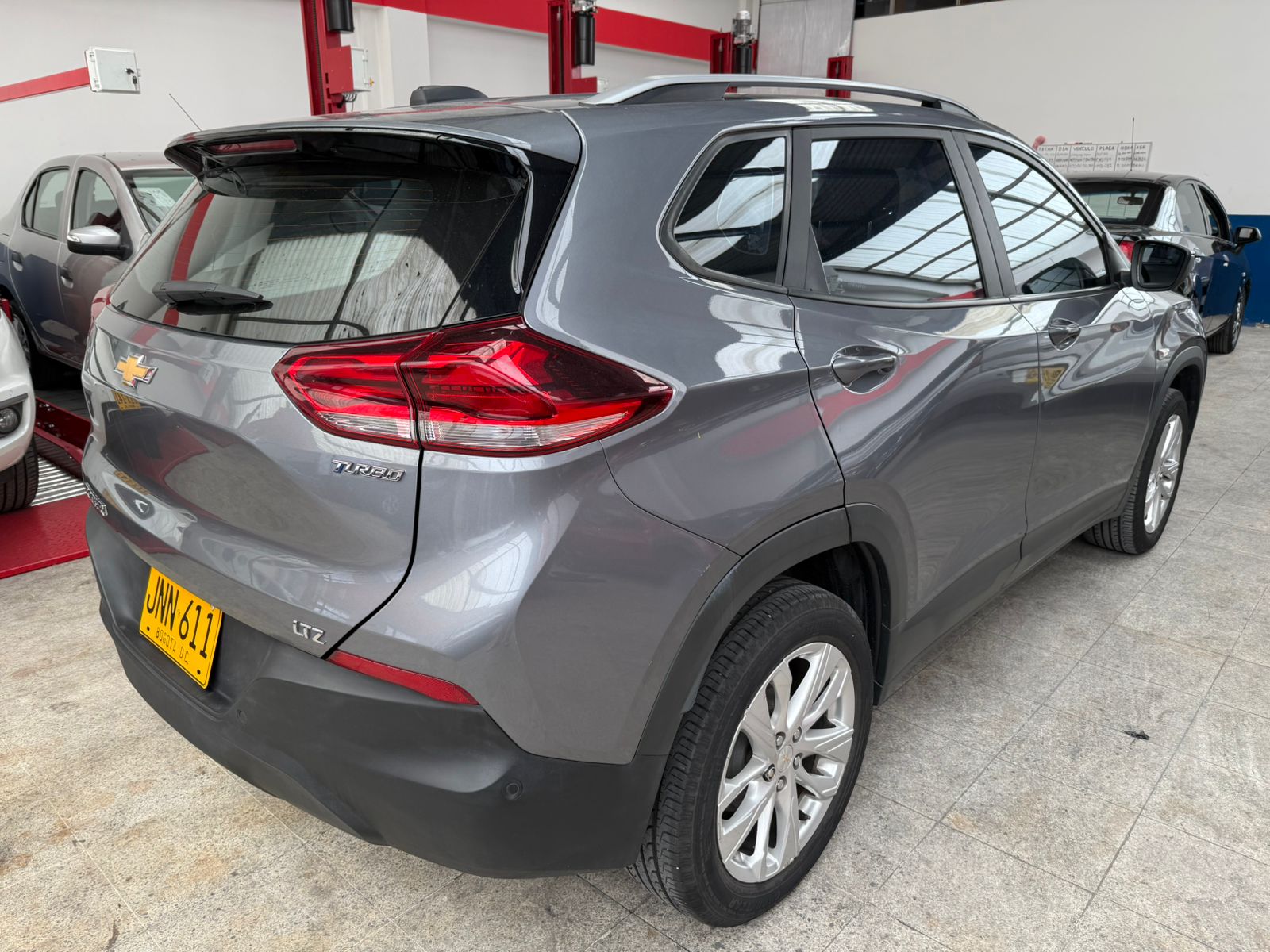 CHEVROLET TRACKER LTZ