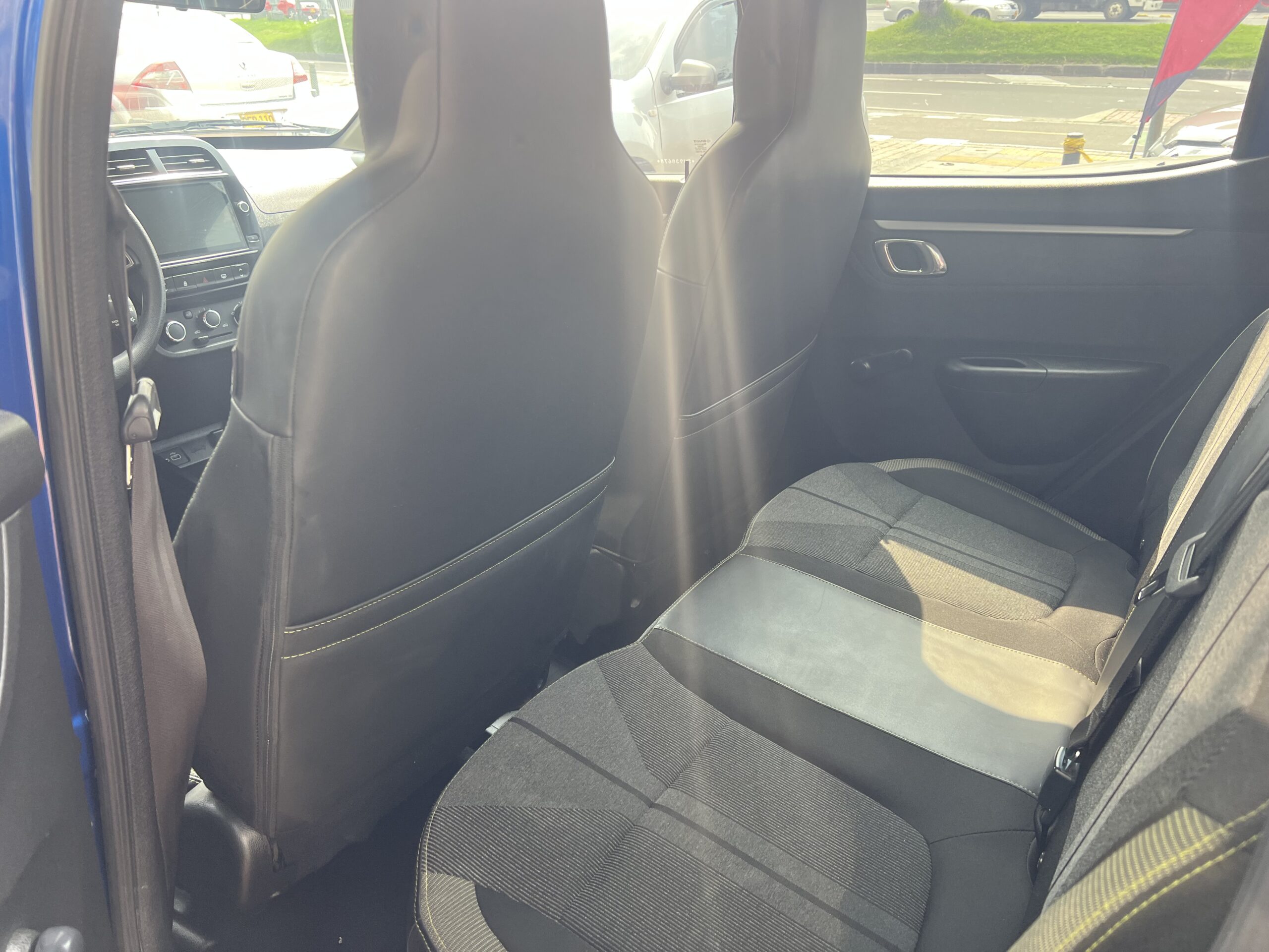 RENAULT KWID OUTSIDER