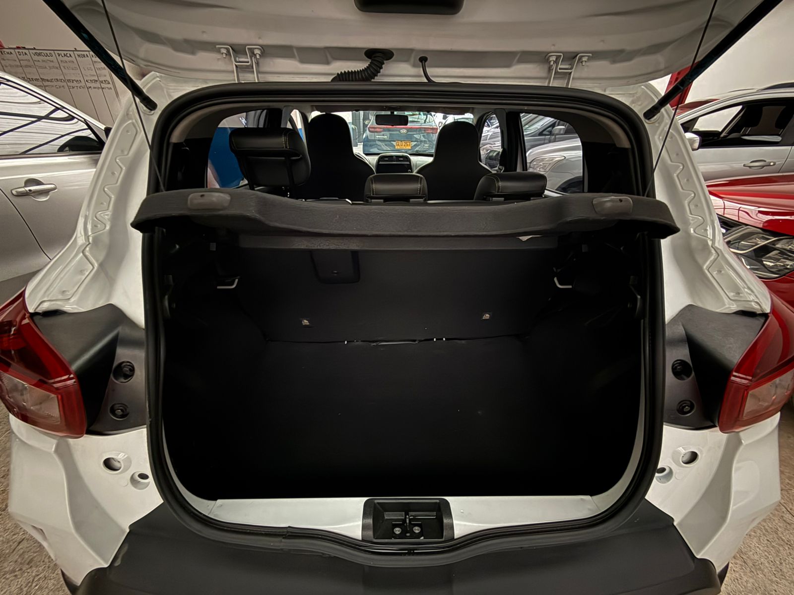 RENAULT KWID OUTSIDER