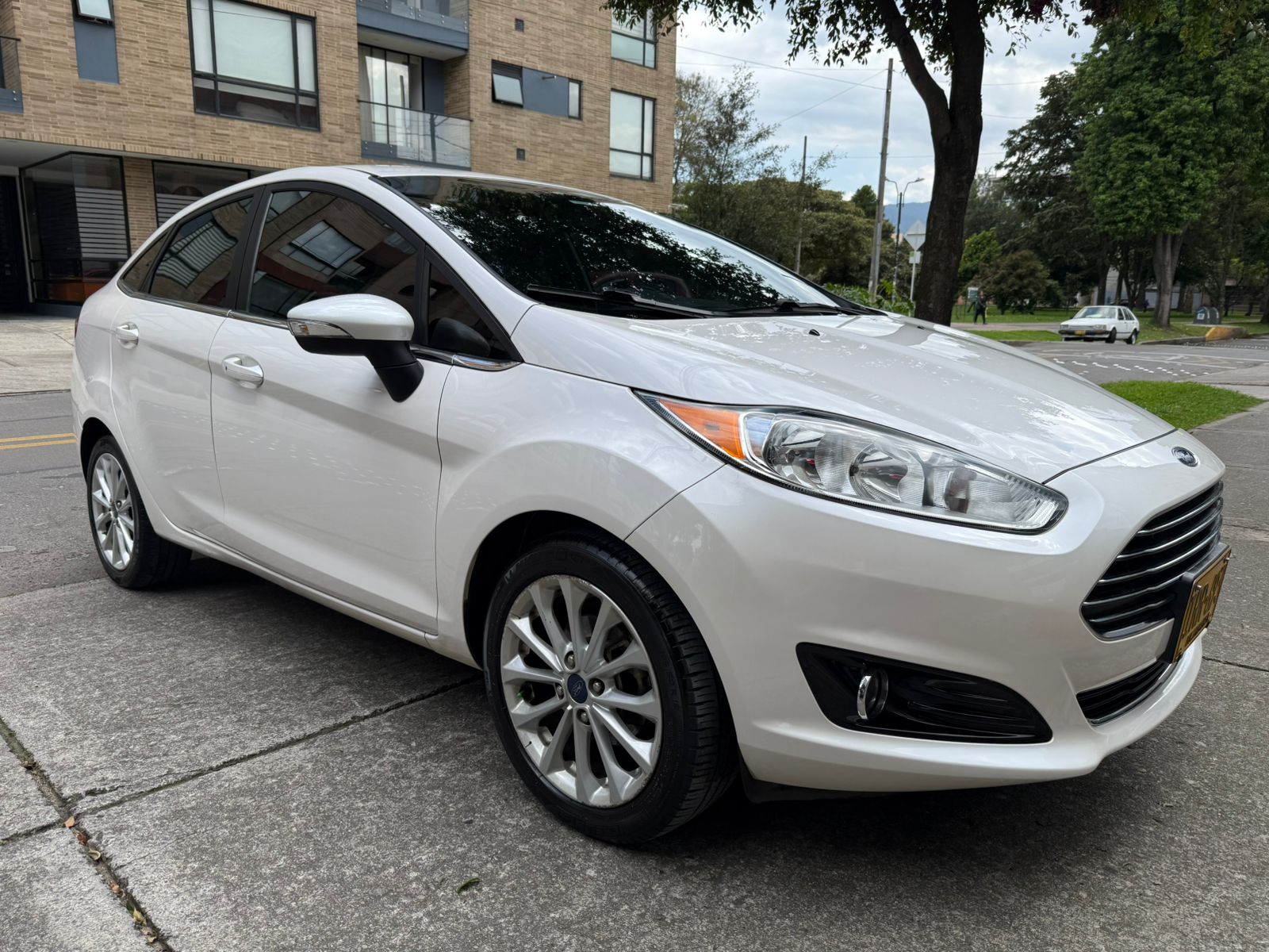 FORD FIESTA TITANIUM