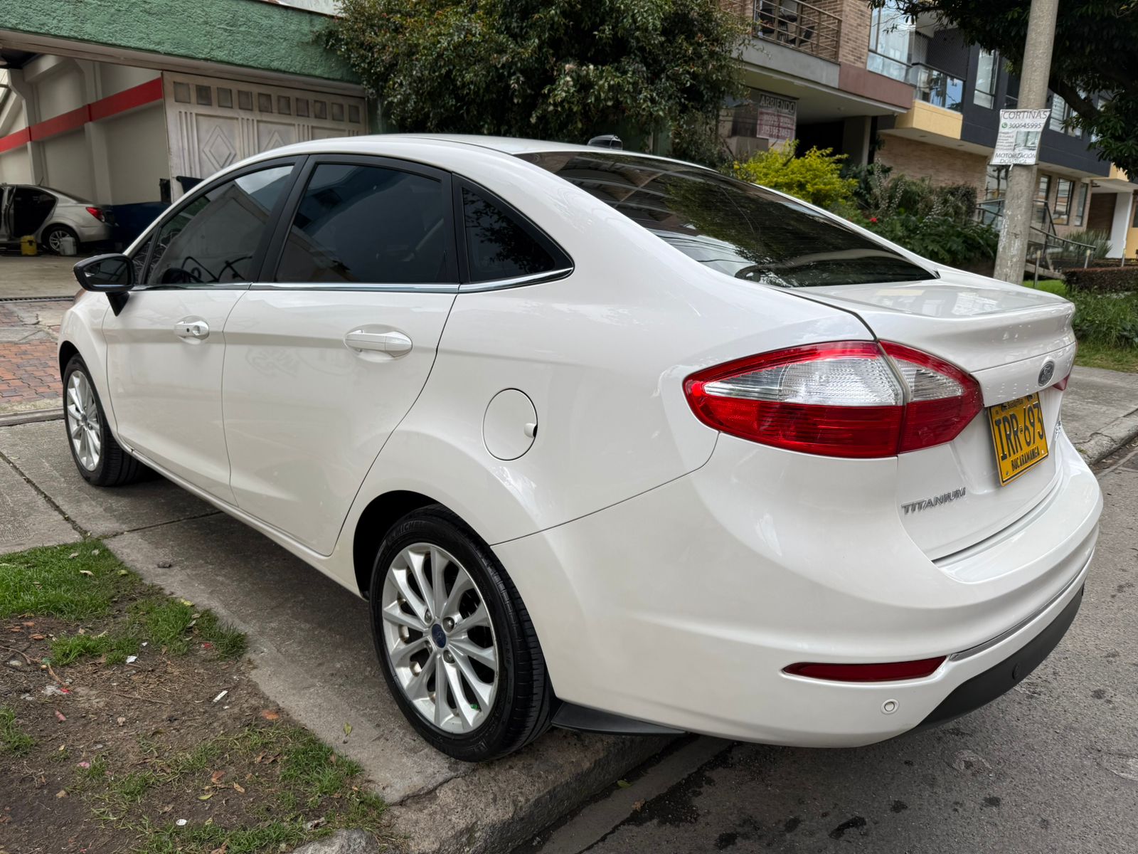 FORD FIESTA TITANIUM