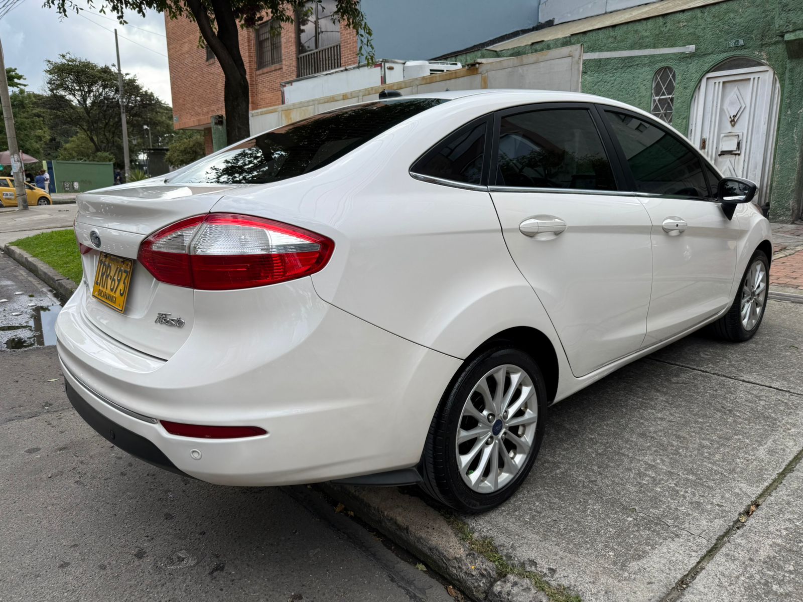 FORD FIESTA TITANIUM