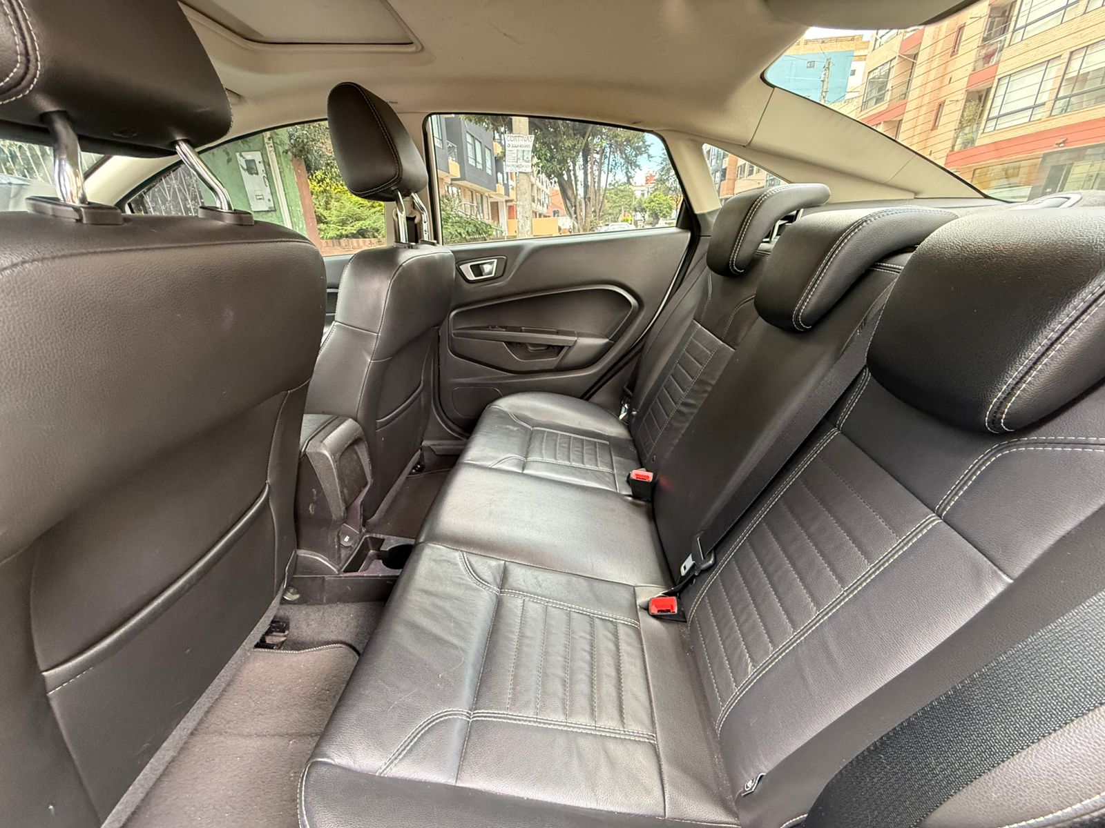 FORD FIESTA TITANIUM