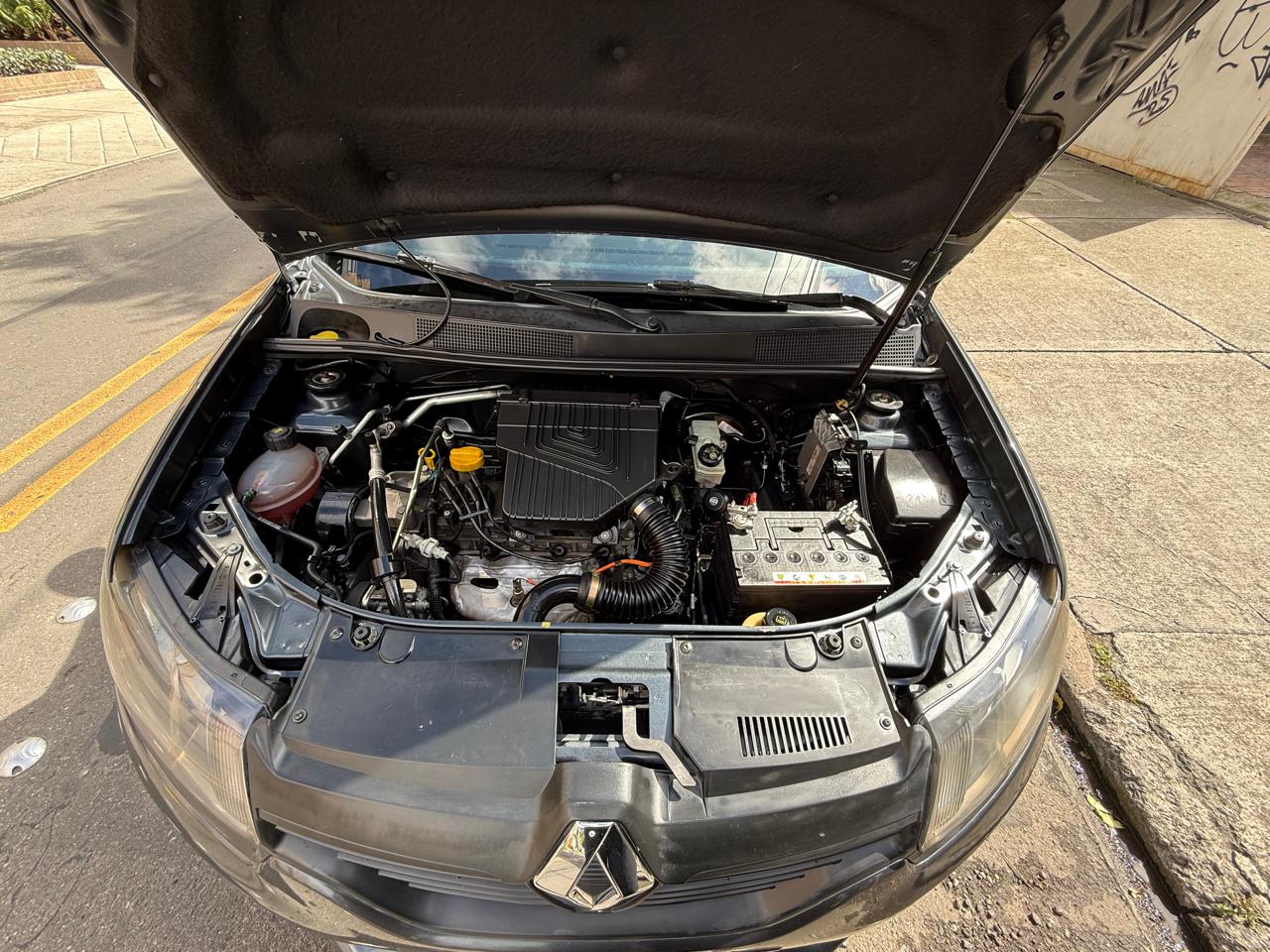 RENAULT SANDERO AUTHENTIQUE