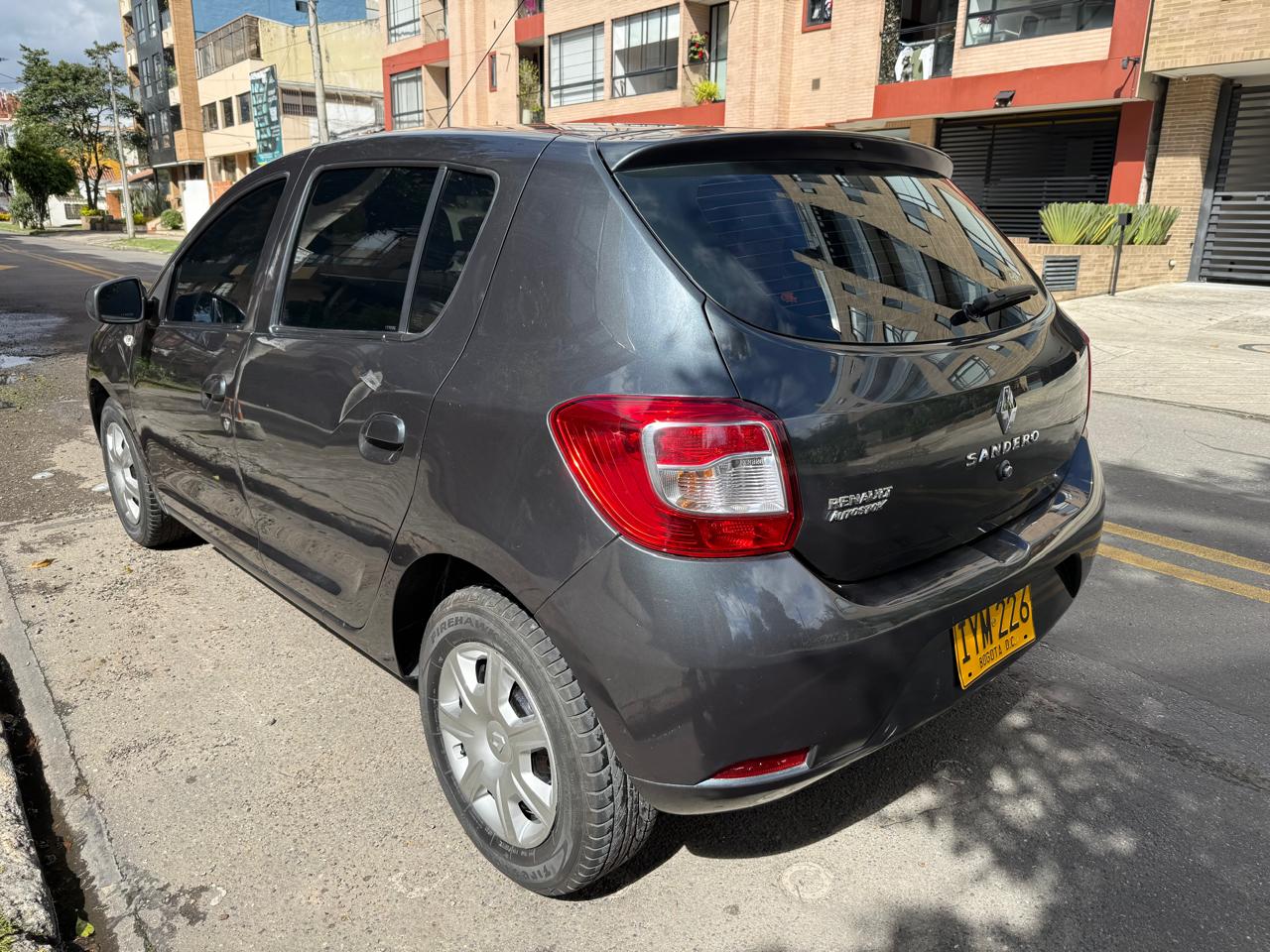 RENAULT SANDERO AUTHENTIQUE
