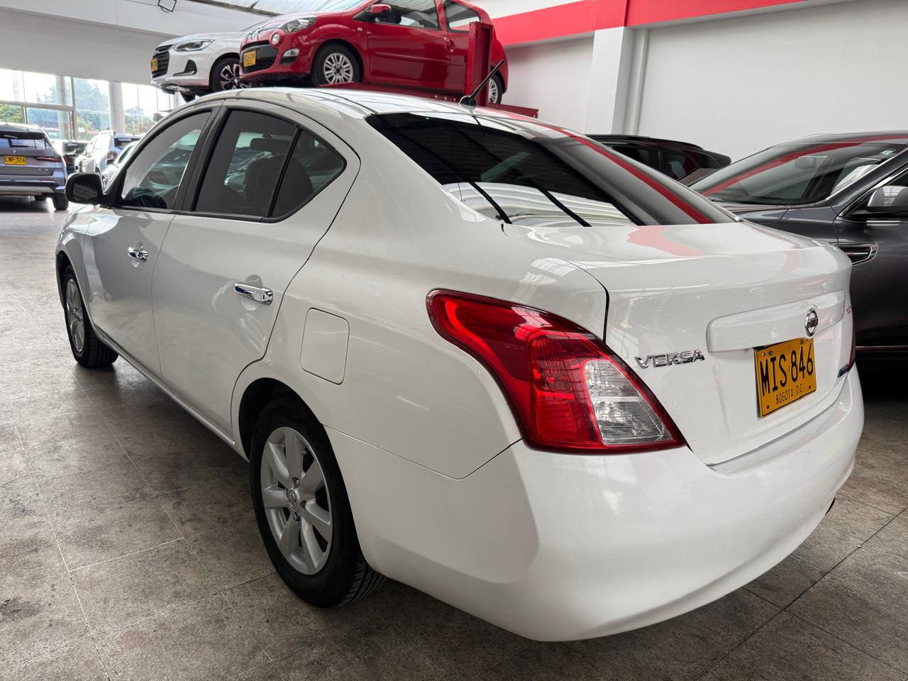 NISSAN VERSA ADVANCE