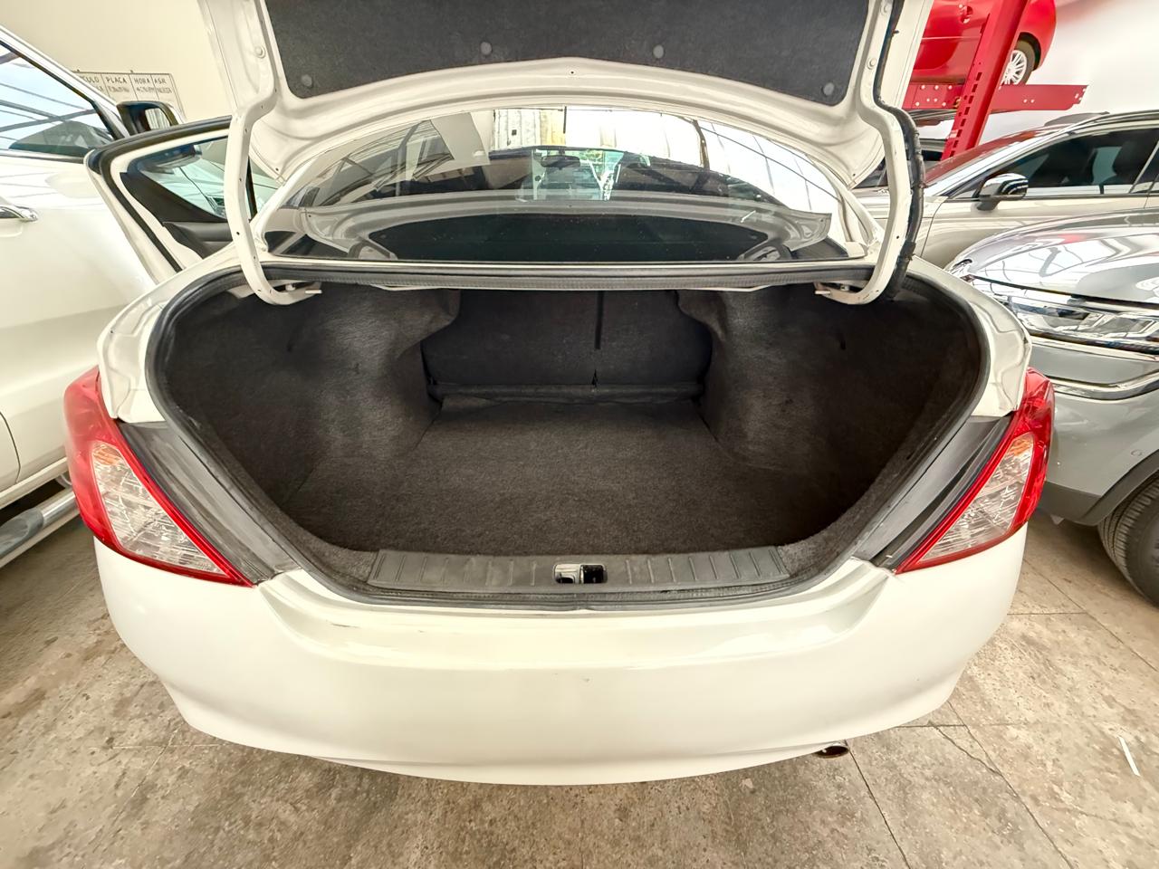 NISSAN VERSA ADVANCE