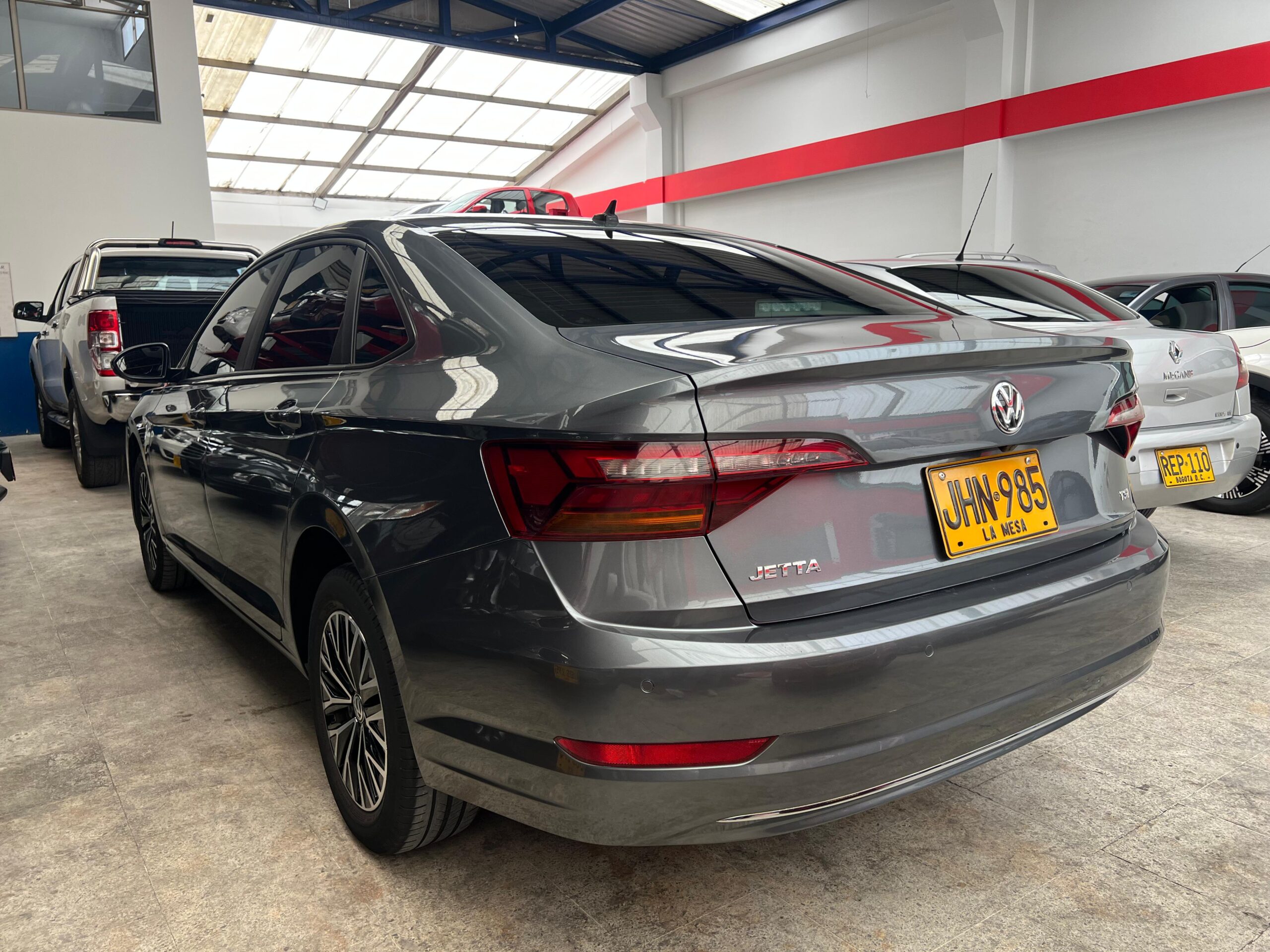 VOLKSWAGEN JETTA HIGHLINE TURBO