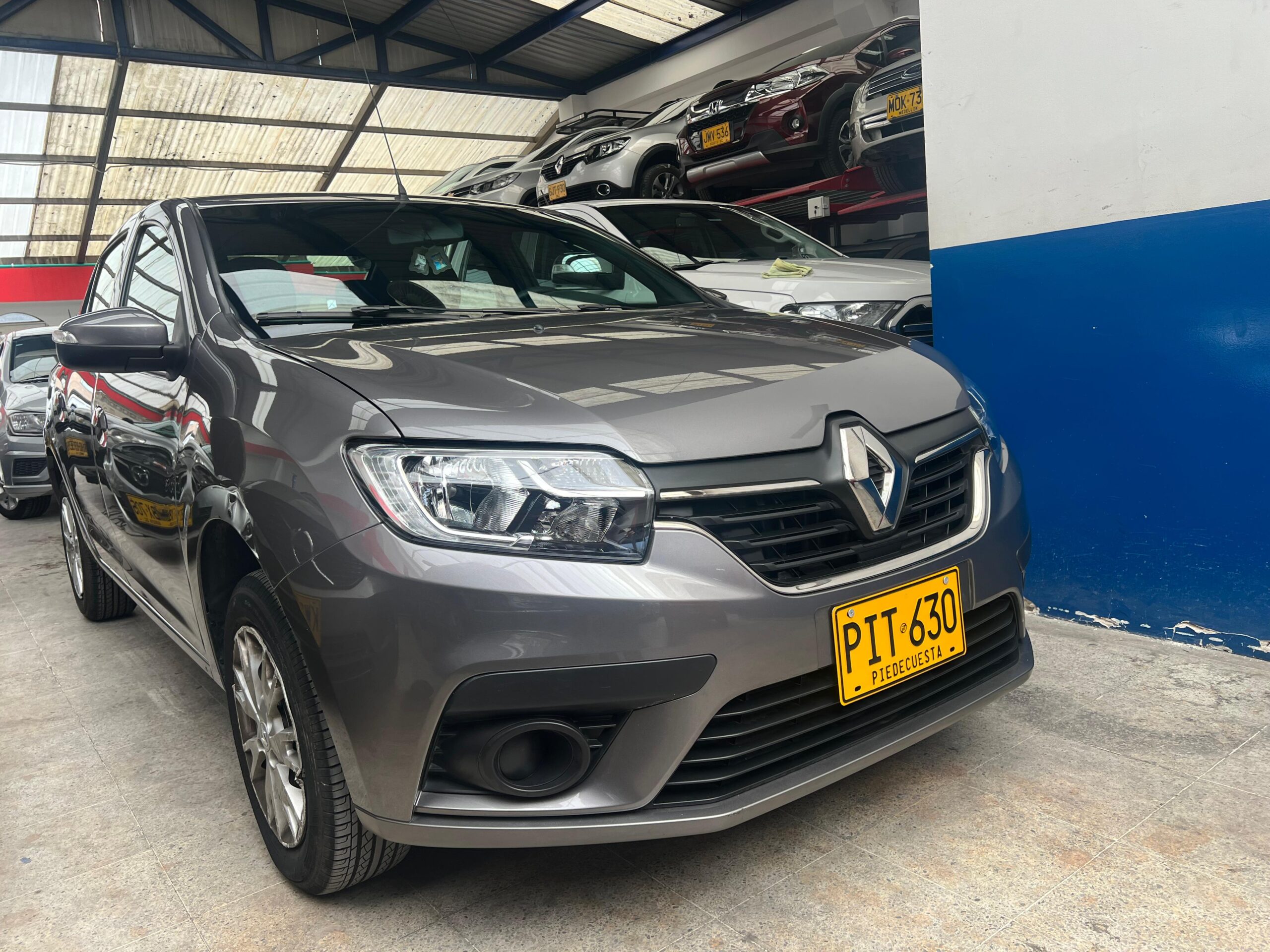 RENAULT LOGAN LIFE +