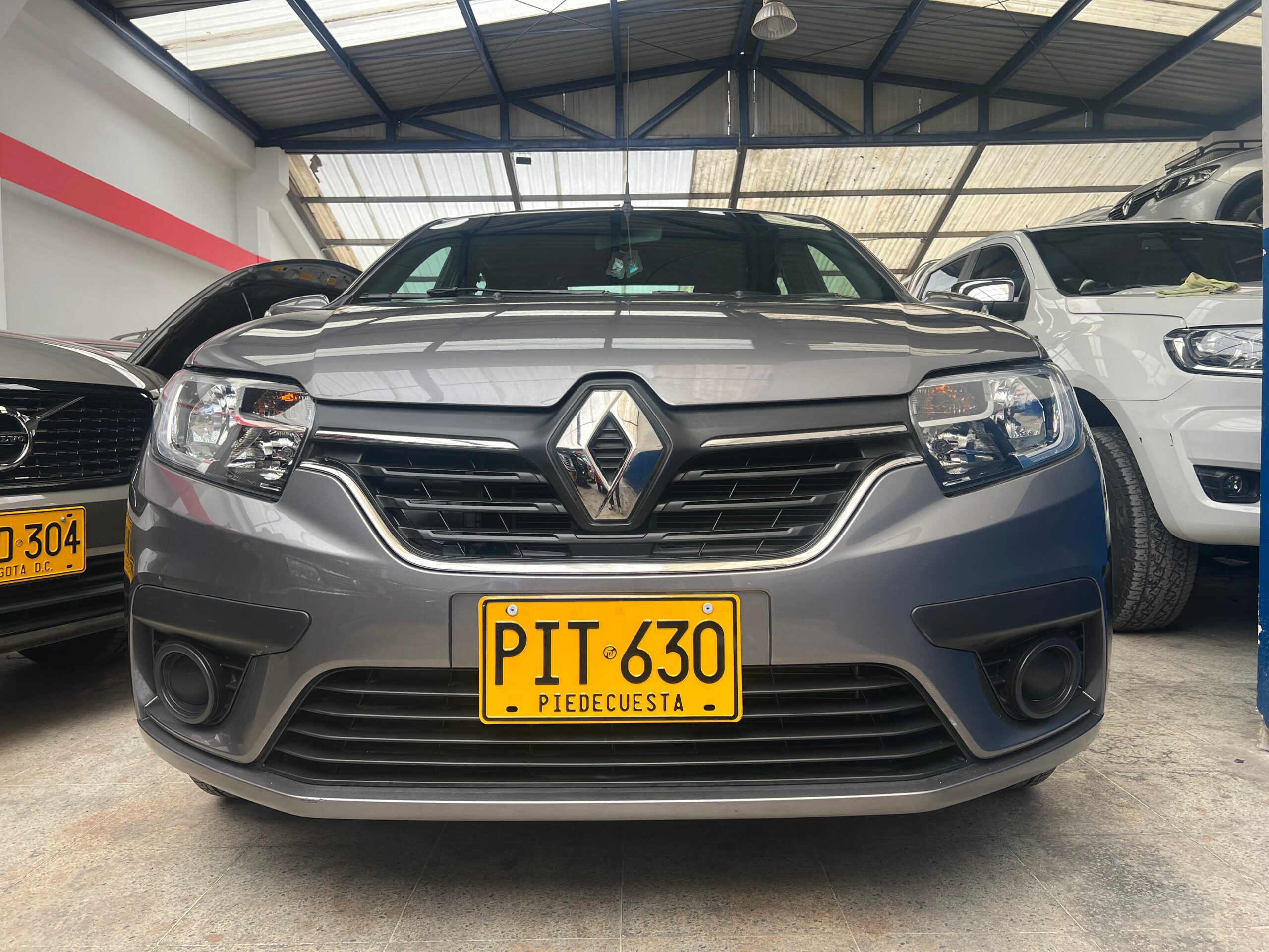 RENAULT LOGAN LIFE +
