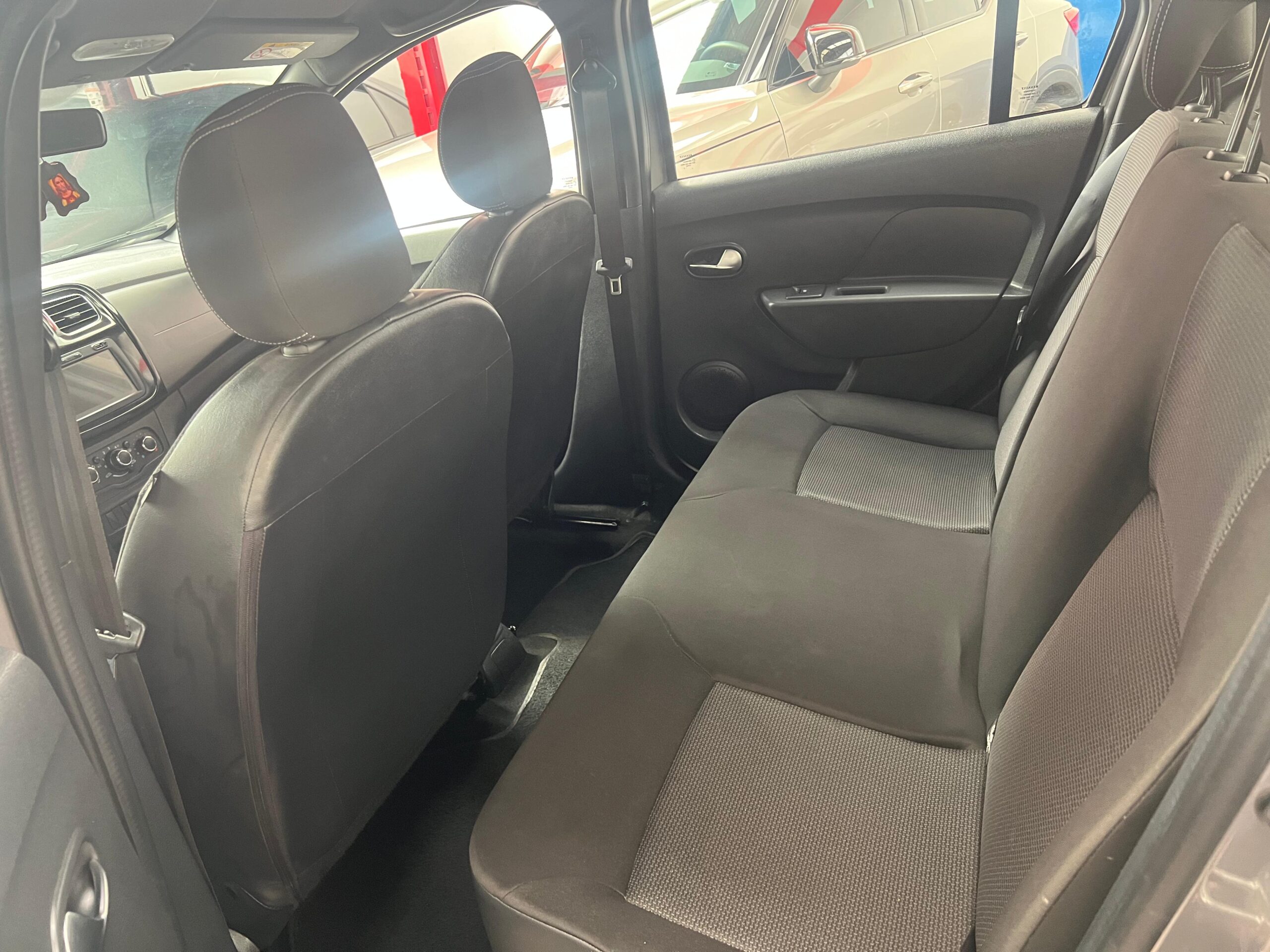 RENAULT LOGAN LIFE +