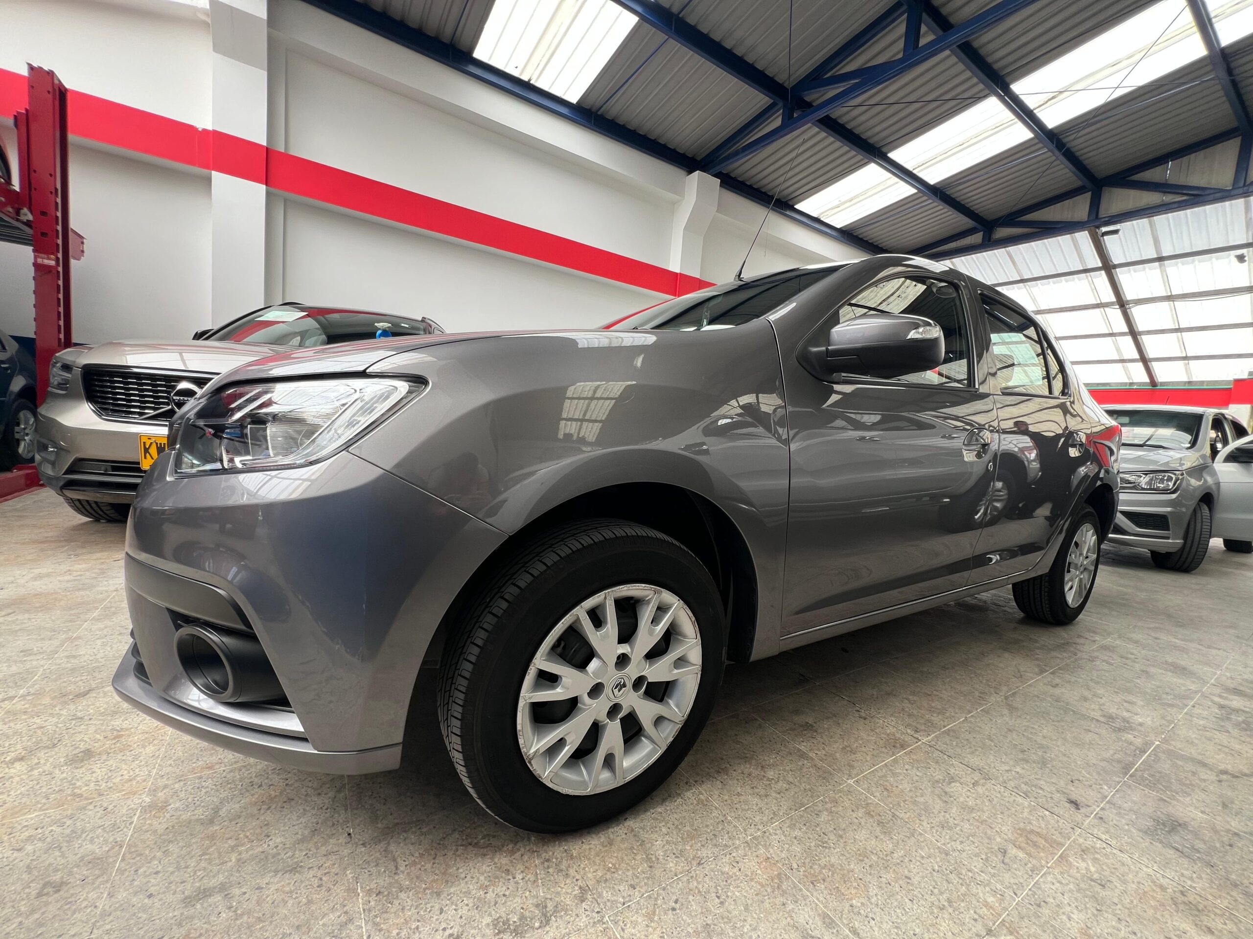 RENAULT LOGAN LIFE +