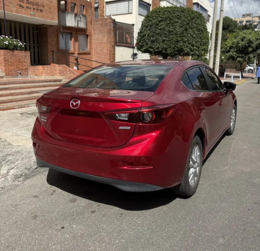 MAZDA 3 TOURING